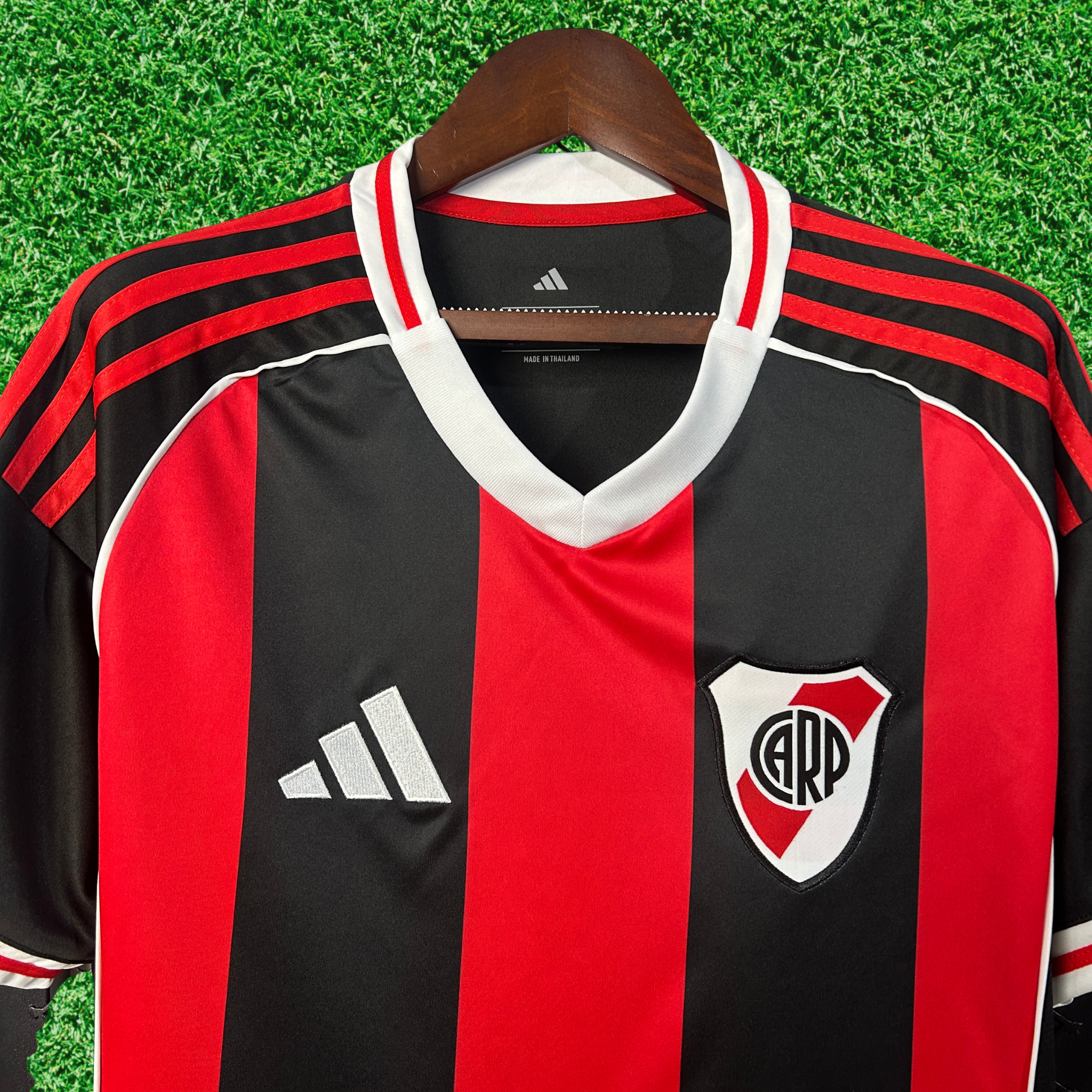 Jersey River Plate II 25/26 Fan