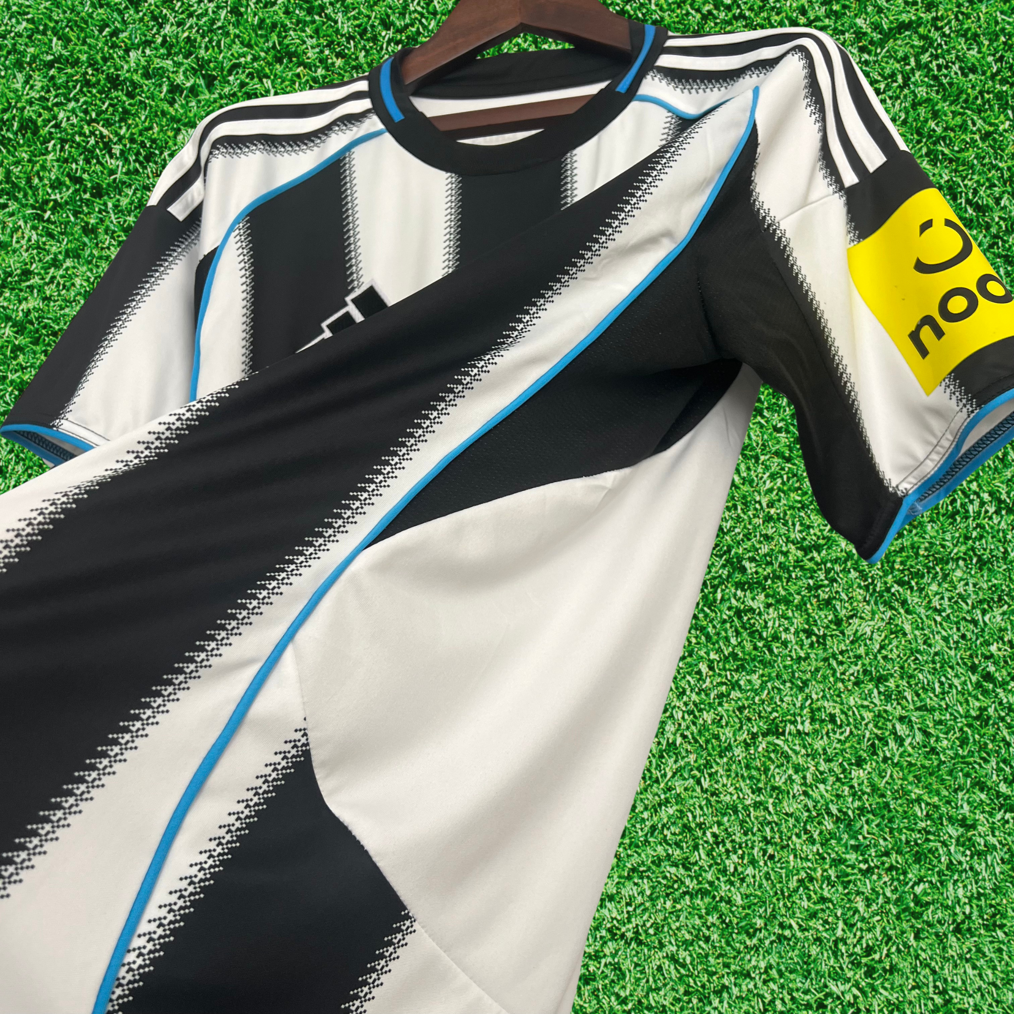 Jersey Newcastle United I 25/26 Fan