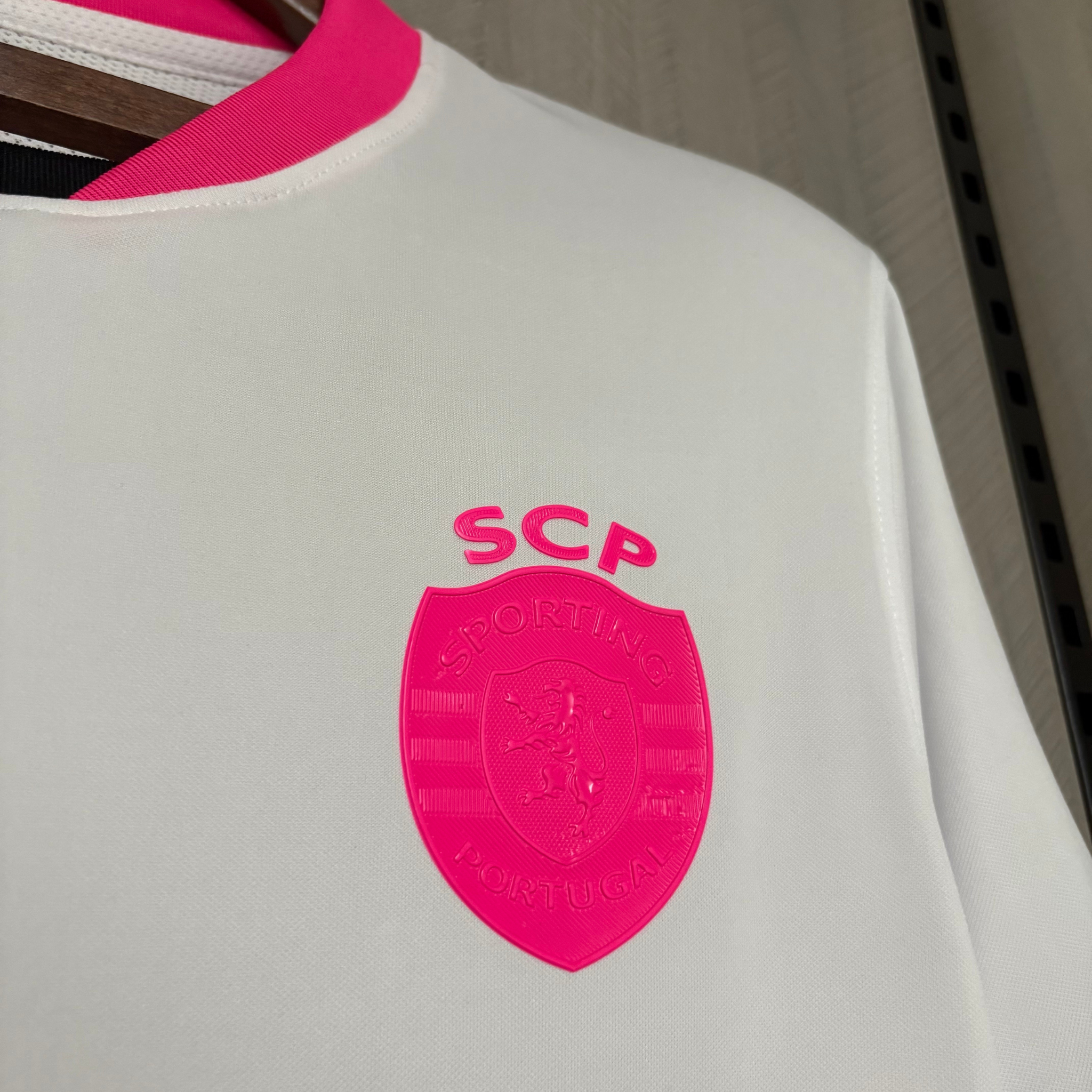 Jersey Sporting CP October Pink 25/26 Fan